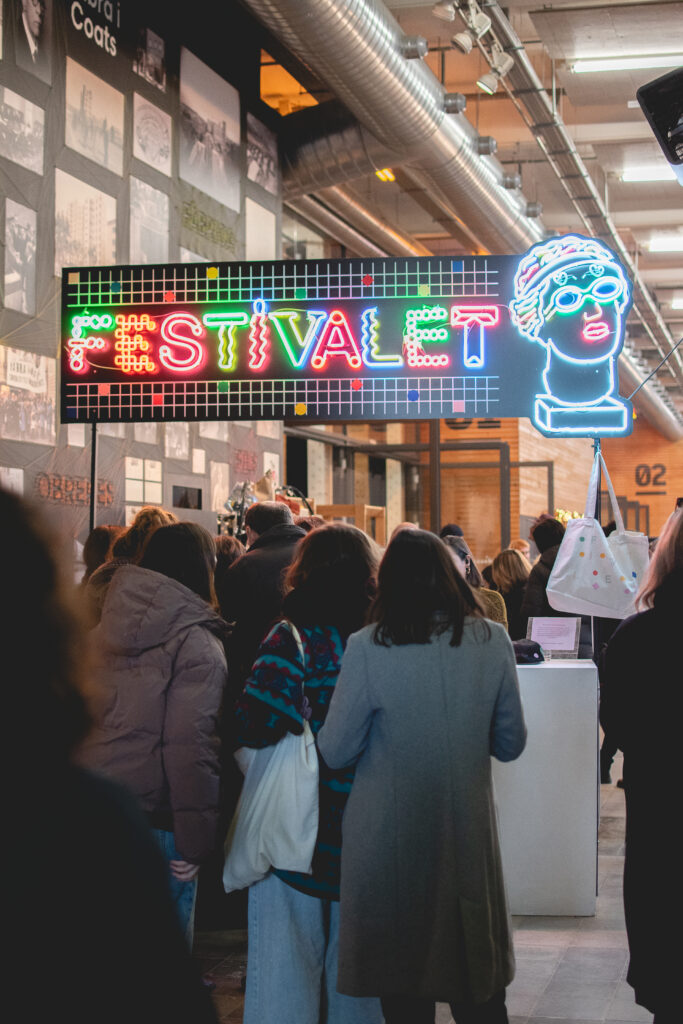 Entrada a festivalet, festival de artesanía y pequeños negocios de Barcelona